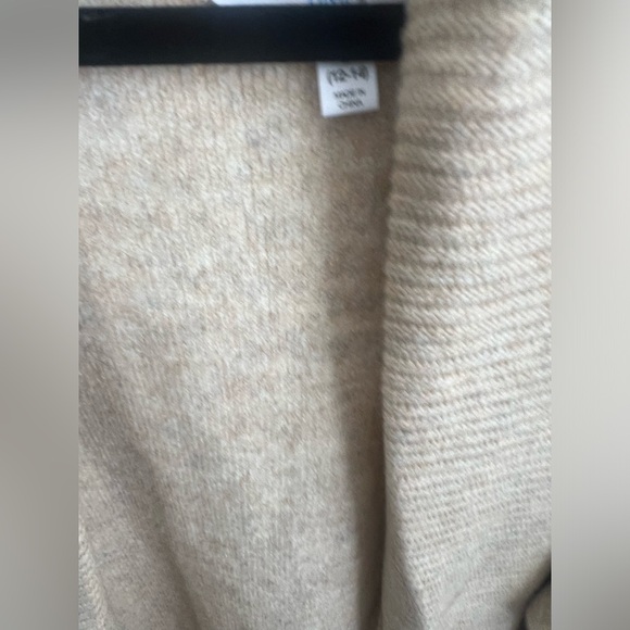 Sweater - Picture 3 of 4